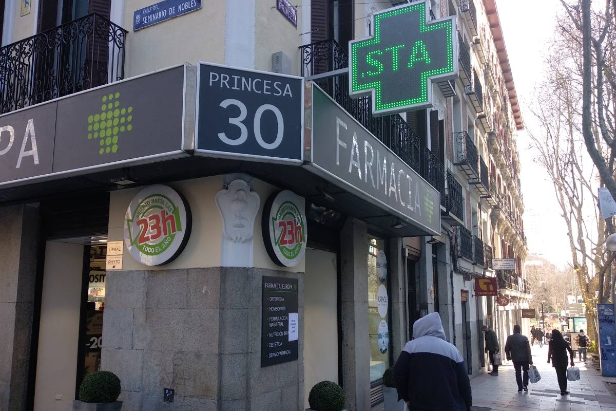 ContinÃºa el procedimiento de autorizaciÃ³n para cinco oficinas de farmacia convocadas en Madrid en 2019. /C.T.